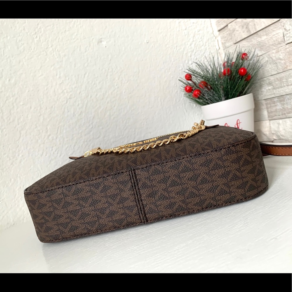 Michael Kors Jet Set LG EW Zip Xbody - Picture 5 of 8